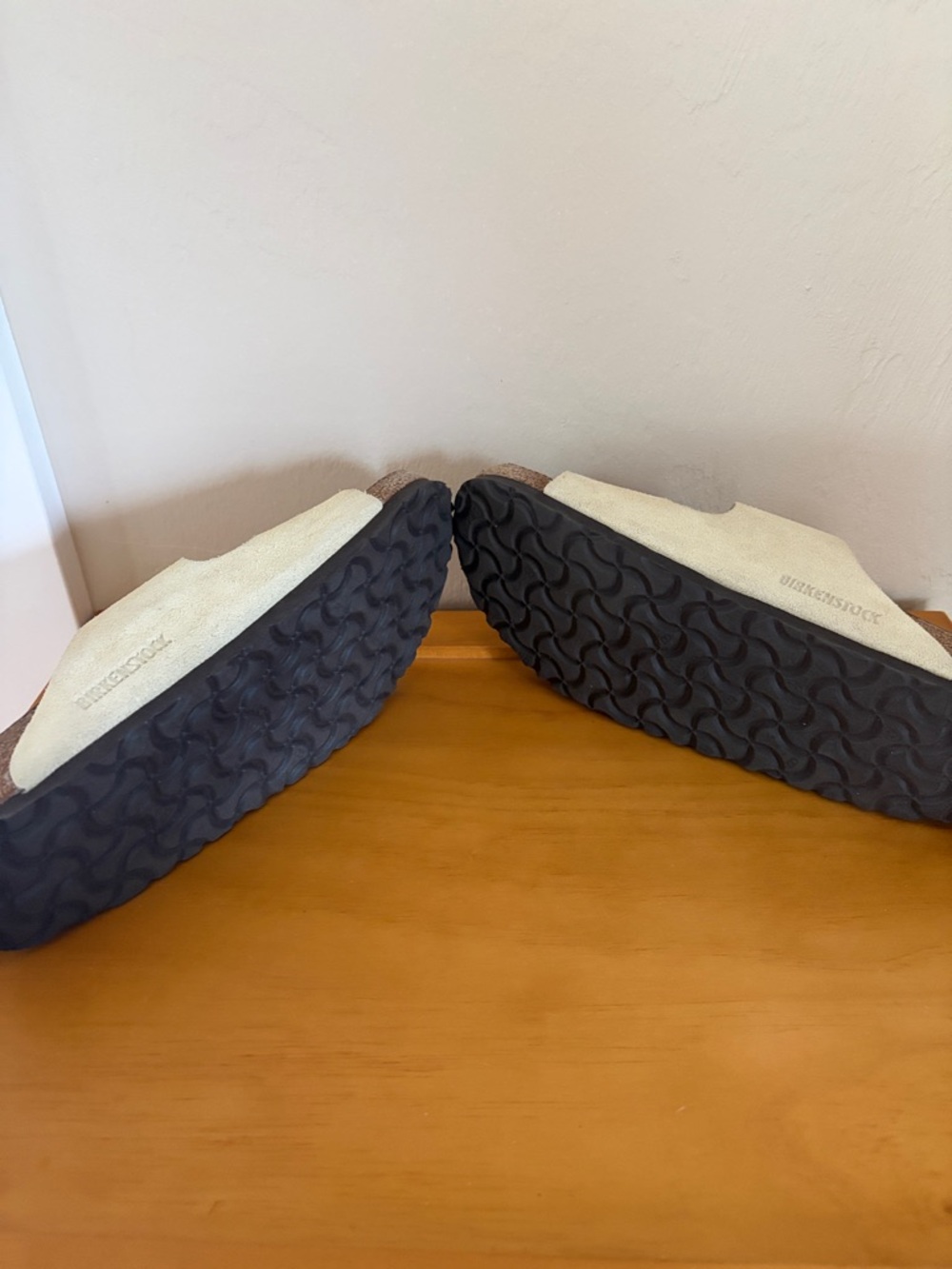 Birkenstock Suede Arizona Soft Footbed Sandals. Gently Used. Great Condition! - Picture 7 of 9